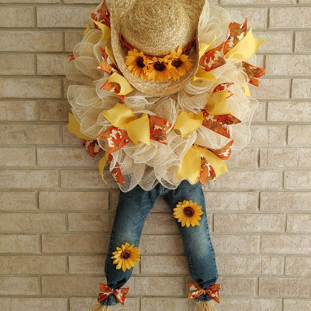Cream Scarecrow Wreath